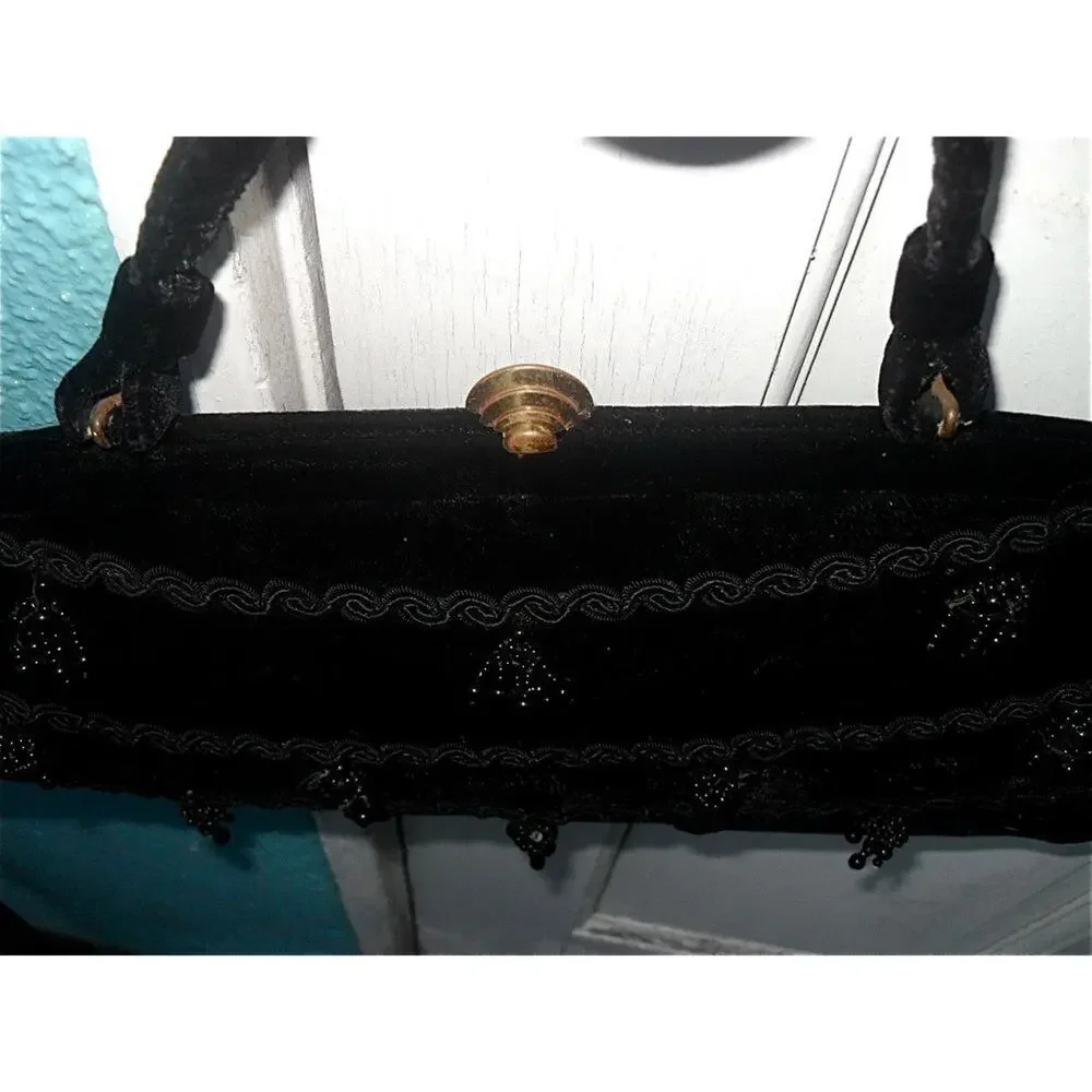 Lg Soure Black Velvet Beaded Frame Bag Deco Clasp
